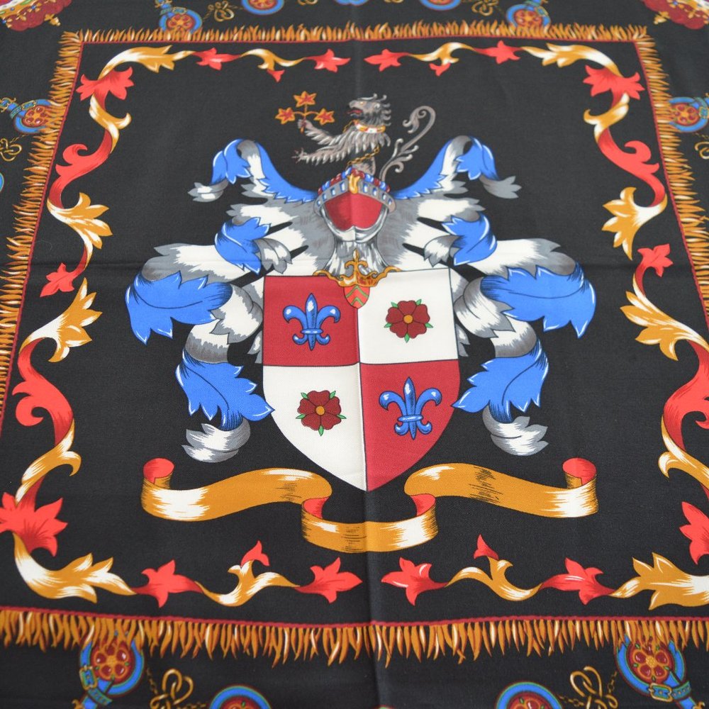 Echo Shield & Crest Scarf 35x35